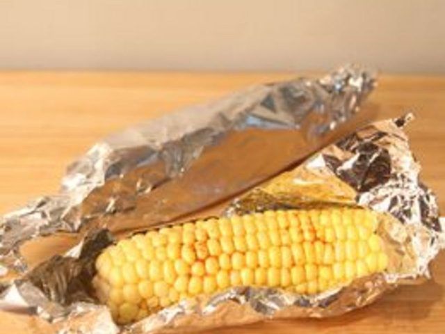 Comment faire cuire Délicieux et Moist Épis de maïs dans votre four