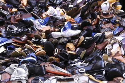 tas de chaussures