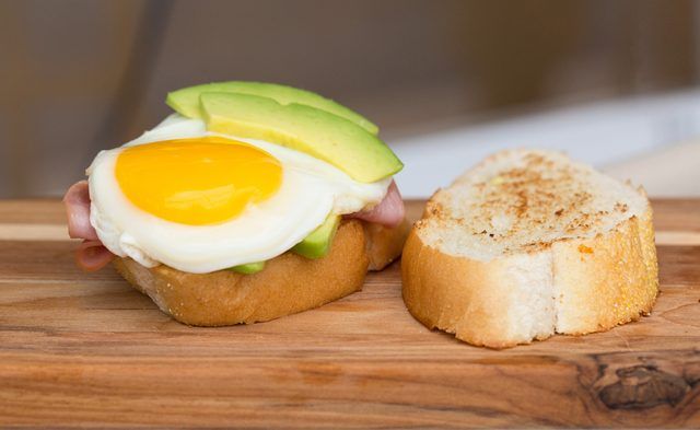 Green Eggs & amp; Ham (Avocat & amp; Ham)