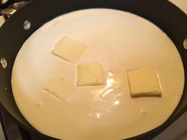 Faire fondre le beurre dans la crème