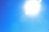 Une exposition prolongée au soleil peut causer le cancer des cellules squameuses.