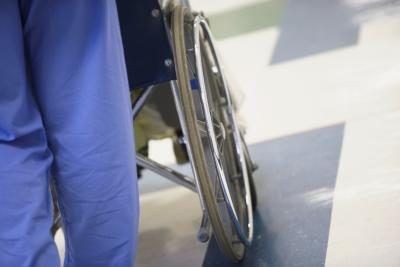 Le personnel hospitalier en fauteuil roulant