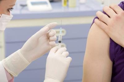 Le vaccin contre le zona est recommandé pour les personnes de 60 ans à 80 ans.
