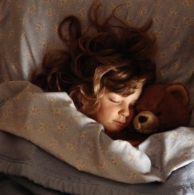 Les causes les plus communes pour une fréquence respiratoire est ralenti sommeil et la fatigue.