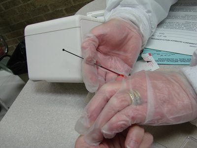 Un simple test sanguin révèle les niveaux de LDL.