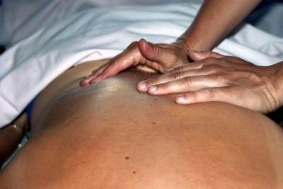 Si vous avez encore du mal après quelques traitements, il's time to call a licensed massage therapist.
