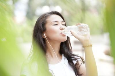 Boire beaucoup d'eau est vitale pour aider votre corps à se refroidir