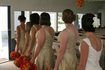 Brides PEUVENT Traiter leurs demoiselles d'honneur à un déjeuner spécial avant le mariage.
