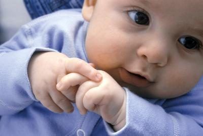 Faible numération plaquettaire dans un nouveau-né peut être génétique ou causée par une infection.