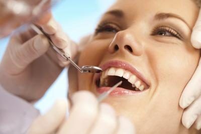 La parodontite sévère peuvent nécessiter une intervention chirurgicale.