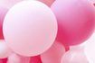 Close up de ballons multi-ombre rose.