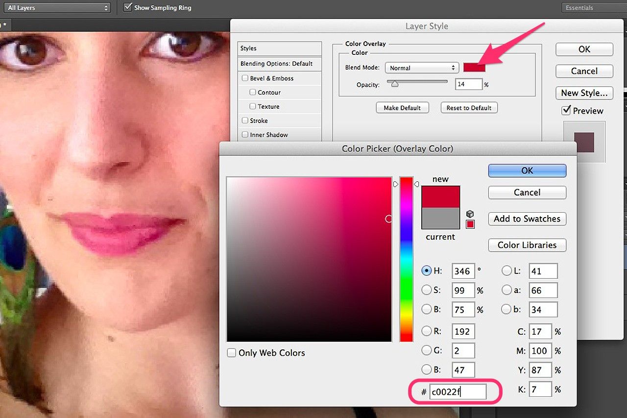 Sélectionnez une nuance de rouge à lèvres dans la superposition de couleur's Color Picker.
