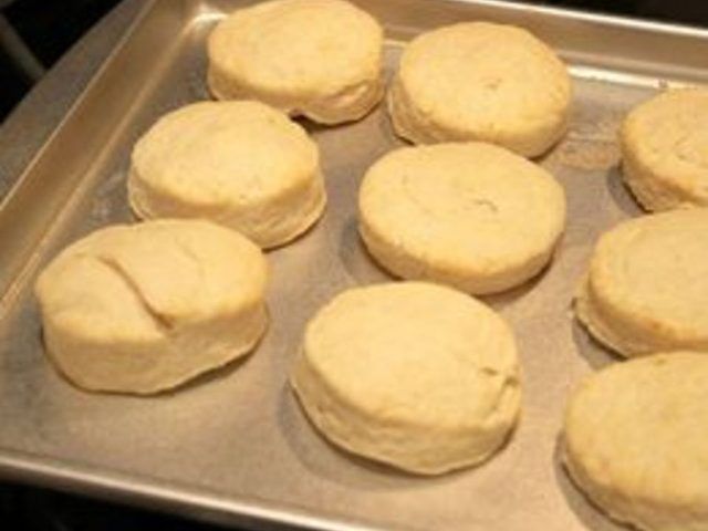 Comment faire des biscuits et de la sauce