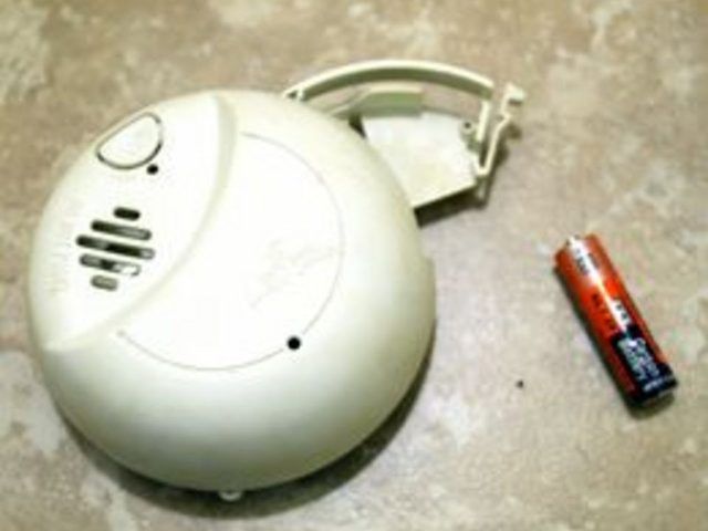 Comment désactiver un détecteur de fumée's Battery Alarm