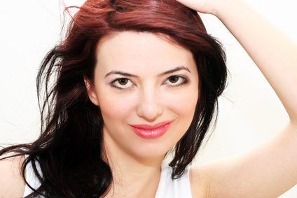 Couleur des cheveux peut être appliquée pour atteindre la profondeur et de la variance.