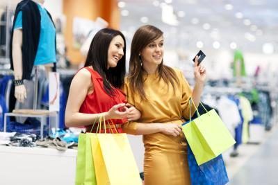 Vêtements associés aux ventes doivent solides compétences en communication et une bonne attitude.