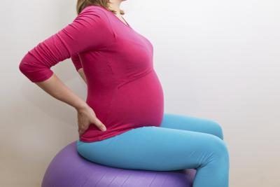 Les femmes atteintes de scoliose peuvent mener une grossesse normale.