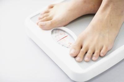 Plaquenil's relationship with weight varies from individual to individual.