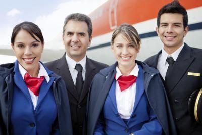 Les agents de bord passent généralement entre 65 à 90 heures de vol par mois.