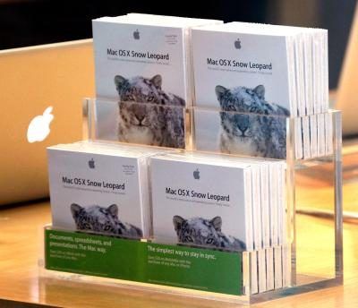 Des copies de OSX Snow Leopard sur l'affichage en magasin