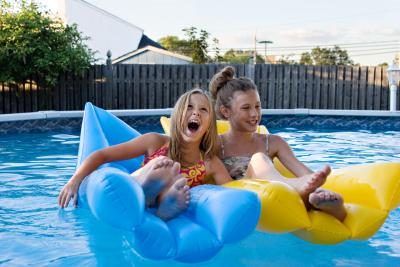Une clôture de la piscine construite adéquatement saura satisfaire les dispositions de votre assurance habitation.